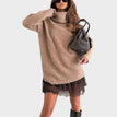Beiger Pullover und braunes Kleid / S