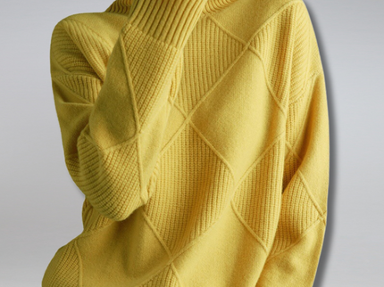 Gemütlicher geometrischer Strickpullover mit Rollkragen