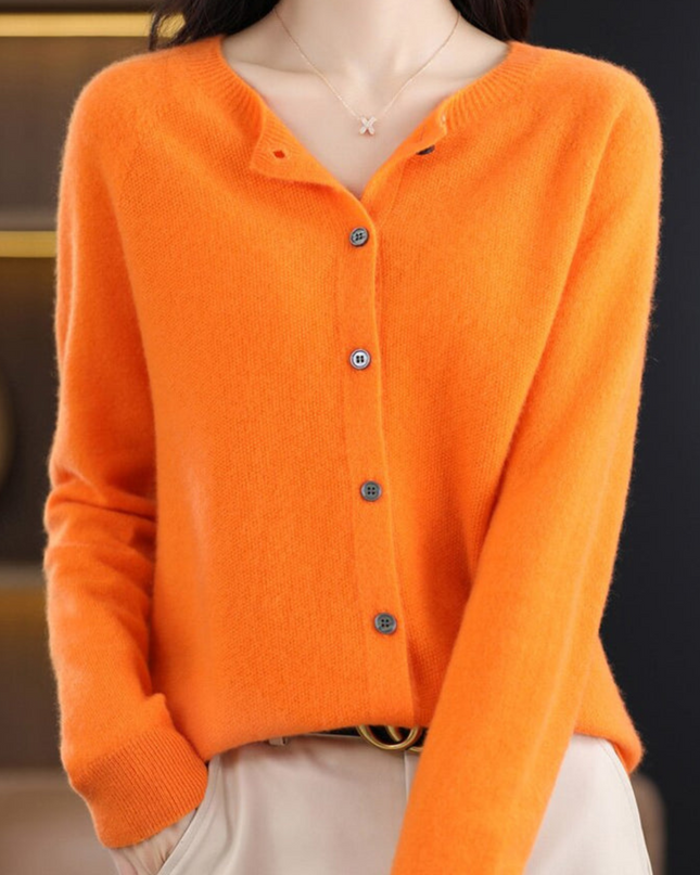 Luxuriöse Damen Strickjacke aus 100% Merinowolle mit O-Ausschnitt