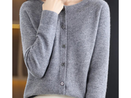 Luxuriöse Damen Strickjacke aus 100% Merinowolle mit O-Ausschnitt