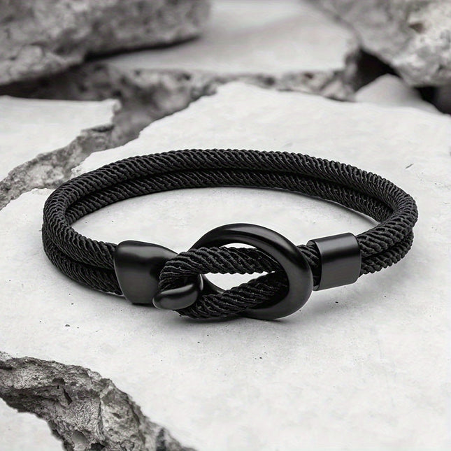 Stilvolles handgefertigtes Seilarmband für Männer - perfekt für einen lässigen Herbstlook!