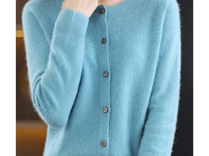 Luxuriöse Damen Strickjacke aus 100% Merinowolle mit O-Ausschnitt