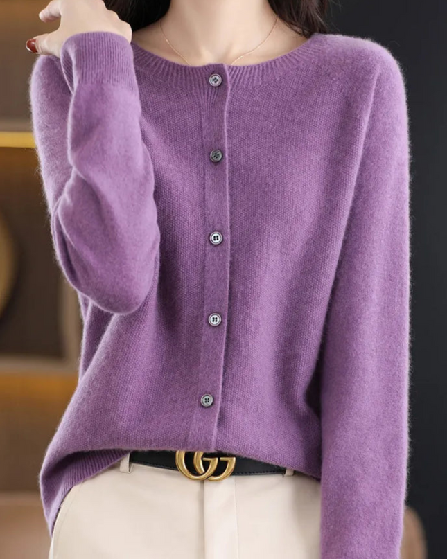 Luxuriöse Damen Strickjacke aus 100% Merinowolle mit O-Ausschnitt