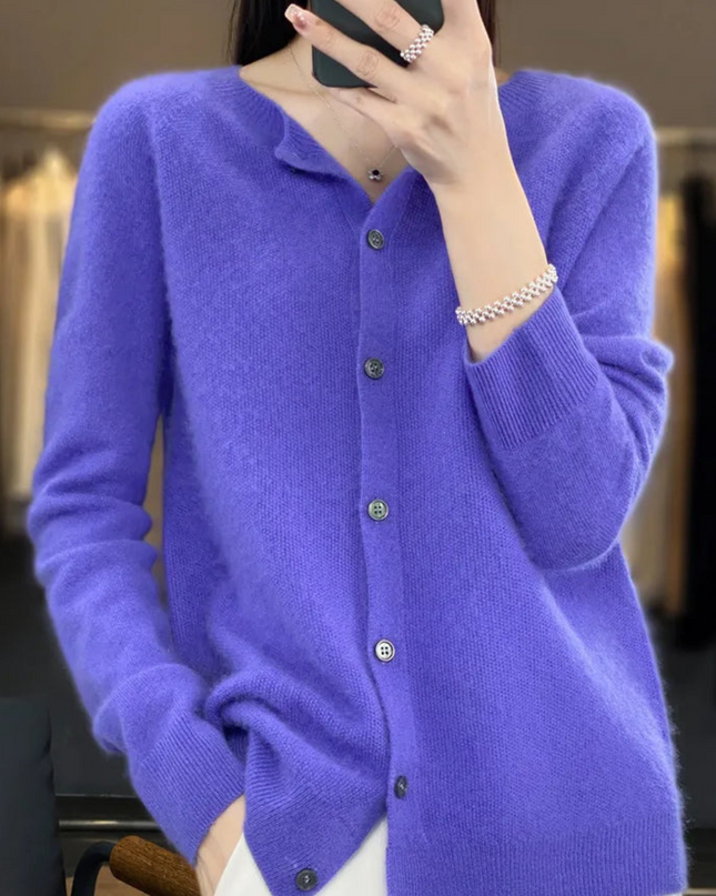 Luxuriöse Damen Strickjacke aus 100% Merinowolle mit O-Ausschnitt