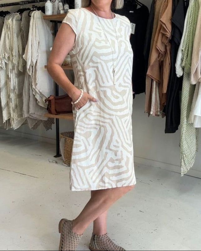 Solina™ – Kleid mit Rundhalsausschnitt und wunderschönem, bauchbedeckendem Print