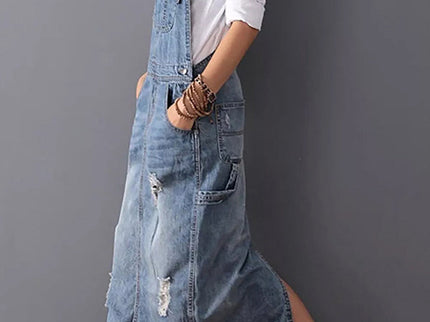 Frayla™ – Abgenutztes Jeanskleid mit Schlitz hinten