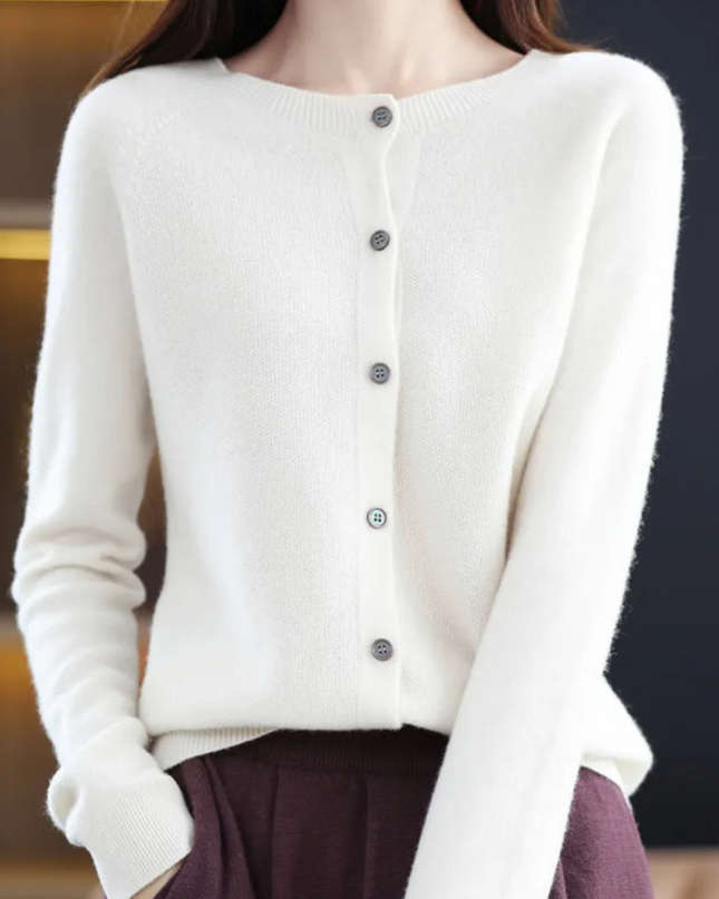 Luxuriöse Damen Strickjacke aus 100% Merinowolle mit O-Ausschnitt