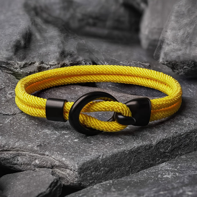 Stilvolles handgefertigtes Seilarmband für Männer - perfekt für einen lässigen Herbstlook!