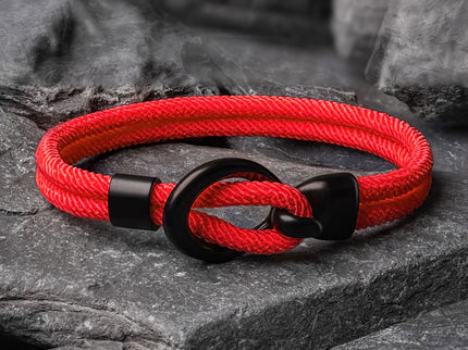 Stilvolles handgefertigtes Seilarmband für Männer - perfekt für einen lässigen Herbstlook!