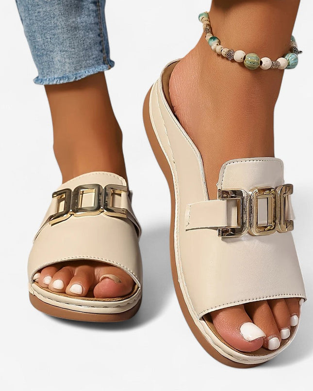 Nives – Offene Komfort-Pantolette mit Zierschnalle