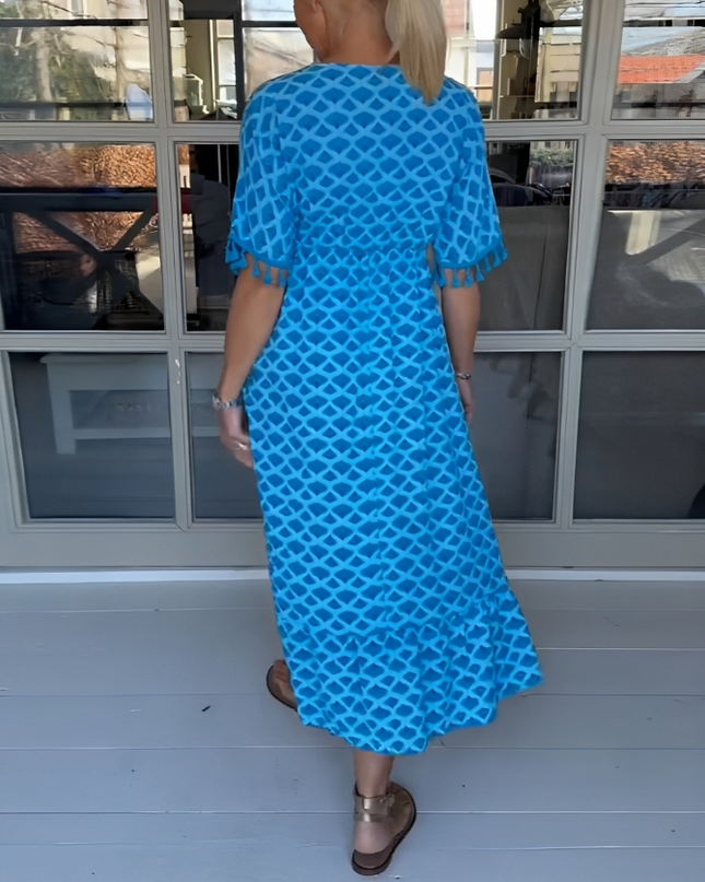 Elegantes Hochtailliertes Kleid