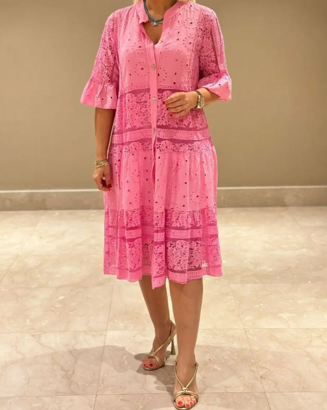Emberly™ – Locker sitzendes Kleid mit Stickerei und Knopfleiste