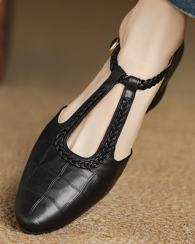 Astrid – Klassischer Lederschuh mit geflochtenem T-Riemen