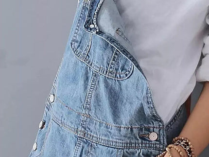 Frayla™ – Abgenutztes Jeanskleid mit Schlitz hinten
