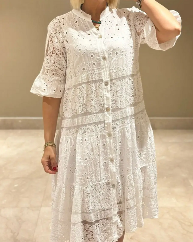 Emberly™ – Locker sitzendes Kleid mit Stickerei und Knopfleiste