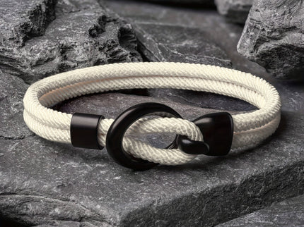 Stilvolles handgefertigtes Seilarmband für Männer - perfekt für einen lässigen Herbstlook!