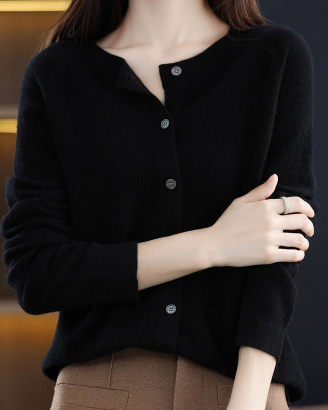 Luxuriöse Damen Strickjacke aus 100% Merinowolle mit O-Ausschnitt