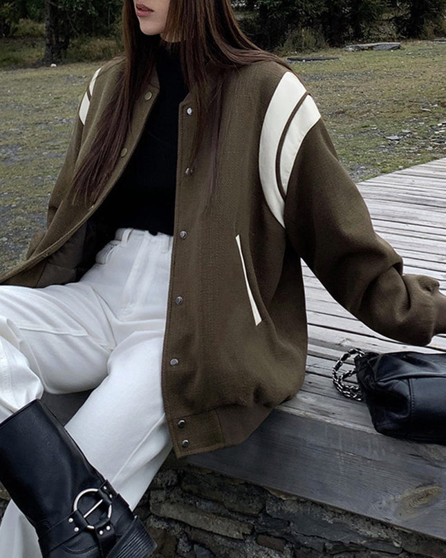 Molly | Lässige Varsity-Jacke im Retro-Stil mit gestreiften Ärmeldetails und gerippten Bündchen