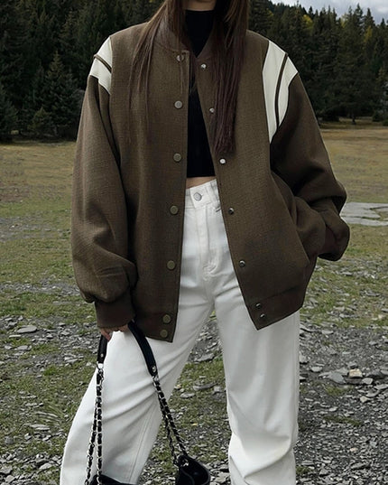 Molly | Lässige Varsity-Jacke im Retro-Stil mit gestreiften Ärmeldetails und gerippten Bündchen