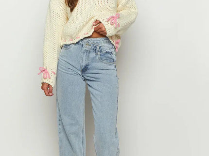 Bea | One Shoulder Chunky Knit Pullover mit rosa Kontrastband Schleife Akzente