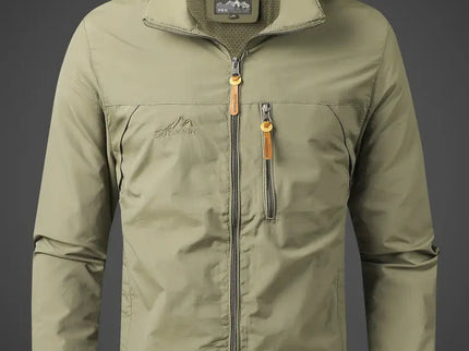 Leichte Outdoorjacke mit Kapuze und Windschutz für Alltag & Freizeit
