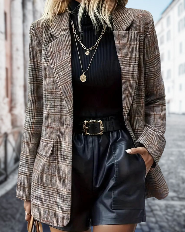 Stilvoller karierter Blazer für Frauen - perfekt für einen lässigen Look!