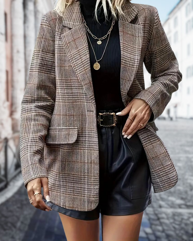 Stilvoller karierter Blazer für Frauen - perfekt für einen lässigen Look!