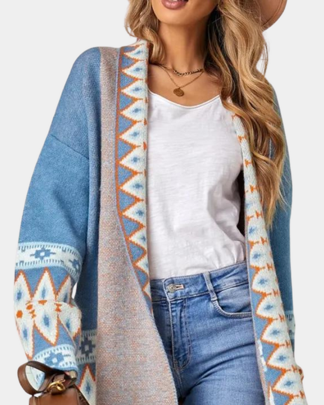 Trendige Damenstrickjacke im Boho-Stil für einen unbeschwerten Look