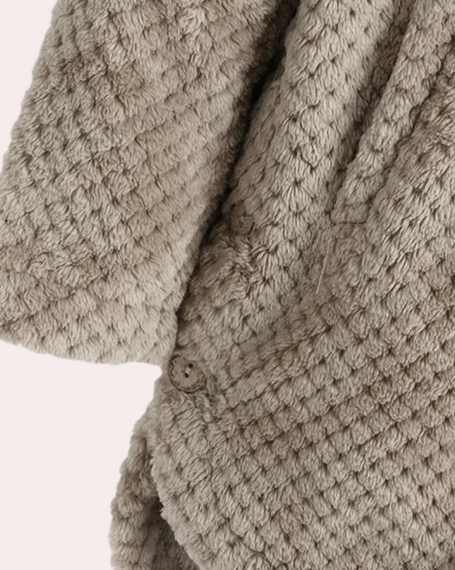 Schicke Damenjacke mit trendiger Kapuze