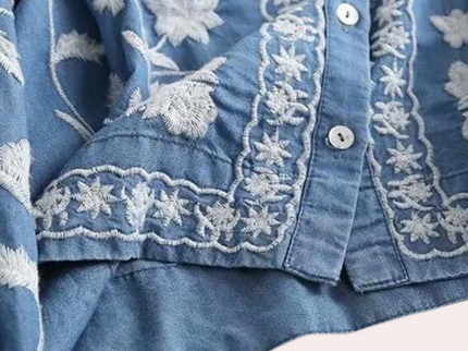 Breanne - Elegante bestickte Damenstrickjacke mit Blumendessin