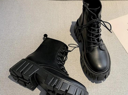 Venetia - Eleganter Damenstiefel mit raffinierten Schnürsenkeln und praktischem Reißverschluss