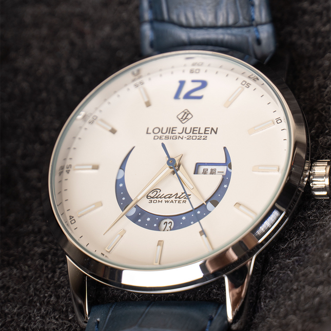 Elegante Uhr mit Mondphase