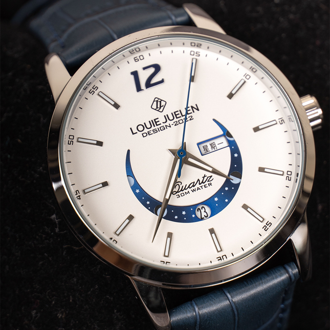 Elegante Uhr mit Mondphase