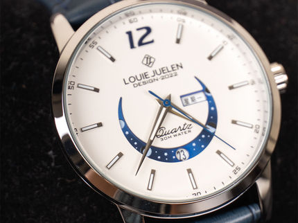 Elegante Uhr mit Mondphase