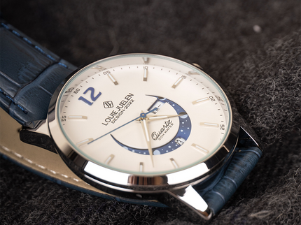 Elegante Uhr mit Mondphase