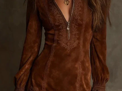 Gina™ – Kurzes Kleid aus Wildleder mit Spitze – Feminin & Saffiniert
