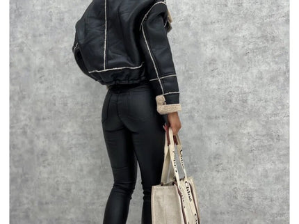 Kurze Lederjacke mit Teddyfutter