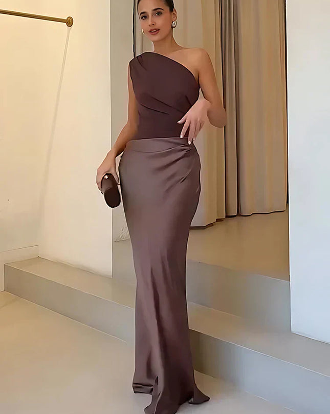 Amber™ – Ein Schulter Satin Maxikleid