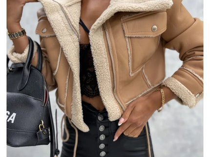 Kurze Lederjacke mit Teddyfutter