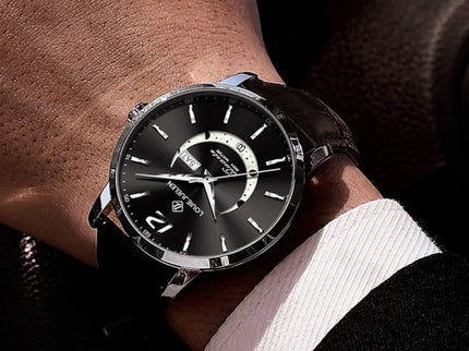 Elegante Uhr mit Mondphase