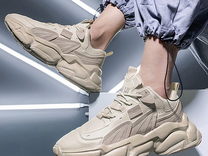 Erhöhen Sie Ihren Stil mit den leichten 6cm Boost Turnschuhen - Van!