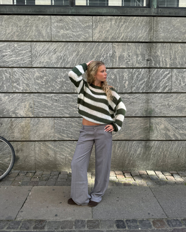 Gemütlicher leichter Strickpullover für lässigen Komfort