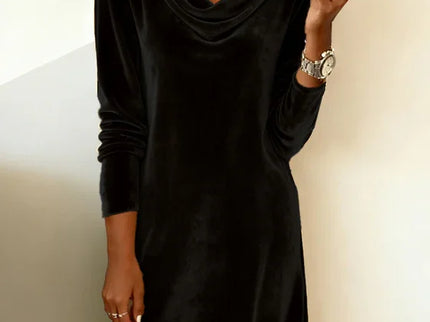 Frosina – Ausgestelltes Samtkleid