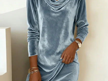 Frosina – Ausgestelltes Samtkleid