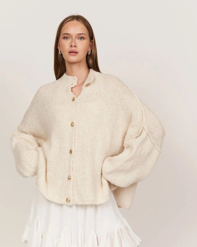 Bella | Übergroße Strick-Cardigan mit Goldknöpfen