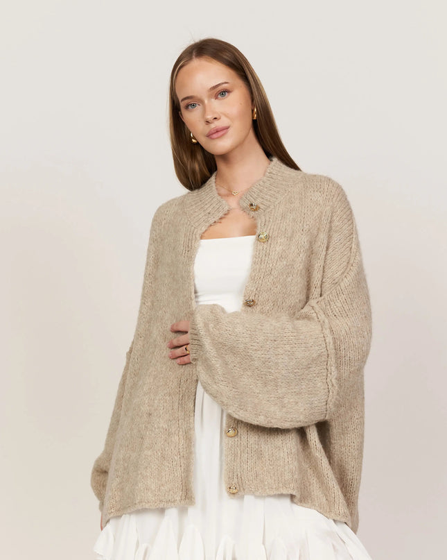 Bella | Übergroße Strick-Cardigan mit Goldknöpfen