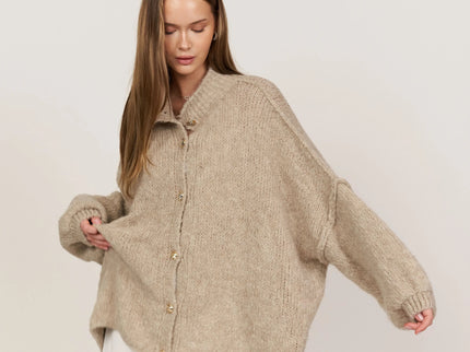 Bella | Übergroße Strick-Cardigan mit Goldknöpfen