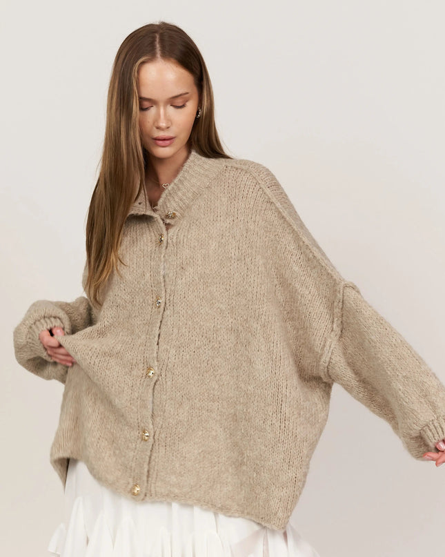 Bella | Übergroße Strick-Cardigan mit Goldknöpfen