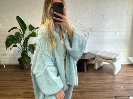 Bella | Übergroße Strick-Cardigan mit Goldknöpfen