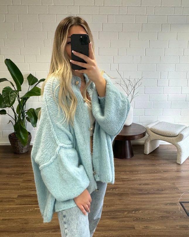 Bella | Übergroße Strick-Cardigan mit Goldknöpfen